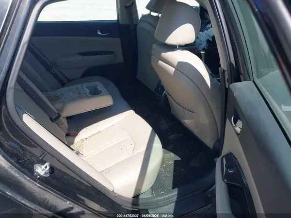 KNAGU4LE5H5009807 2017 KIA OPTIMA - Image 8