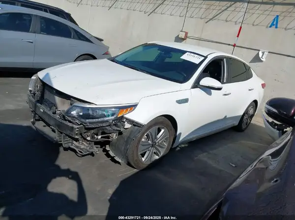 KNAGU4LE5H5017969 2017 KIA OPTIMA - Image 2