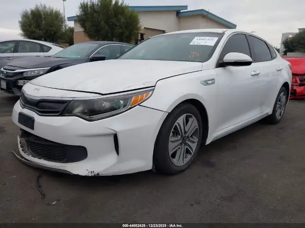 KNAGU4LE5J5022658 2018 KIA OPTIMA - Image 2