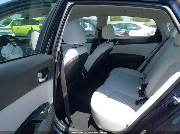 KNAGU4LE5J5023163 2018 KIA OPTIMA - Image 8