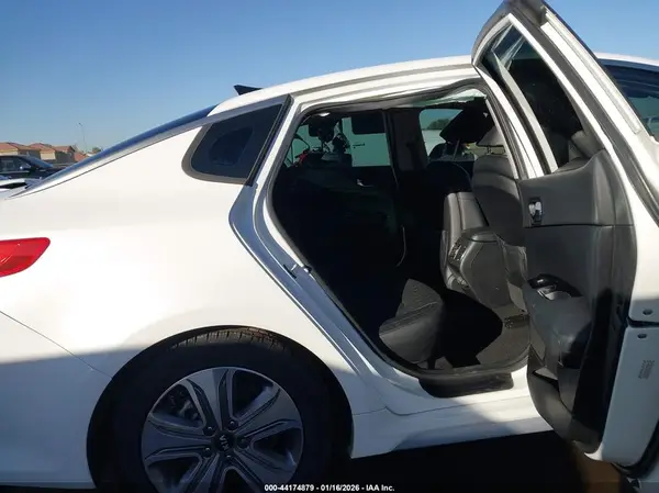 KNAGU4LE6H5017169 2017 KIA OPTIMA - Image 8