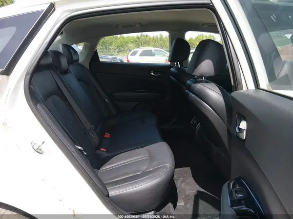 KNAGU4LE6H5018161 2017 KIA OPTIMA - Image 8