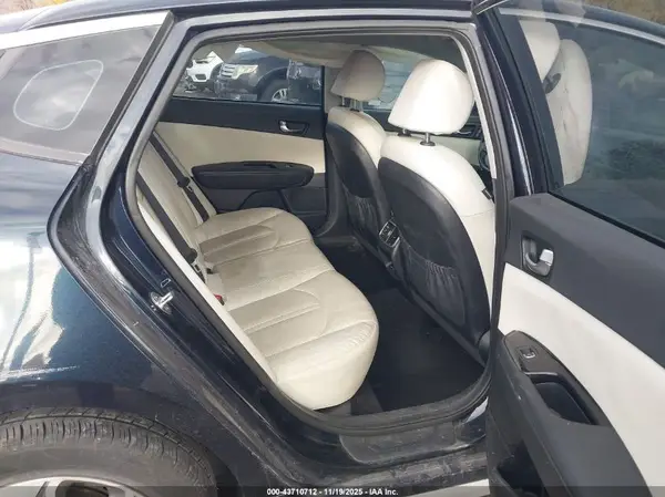 KNAGU4LE7J5023844 2018 KIA OPTIMA - Image 8