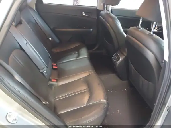KNAGU4LE8H5013821 2017 KIA OPTIMA - Image 8