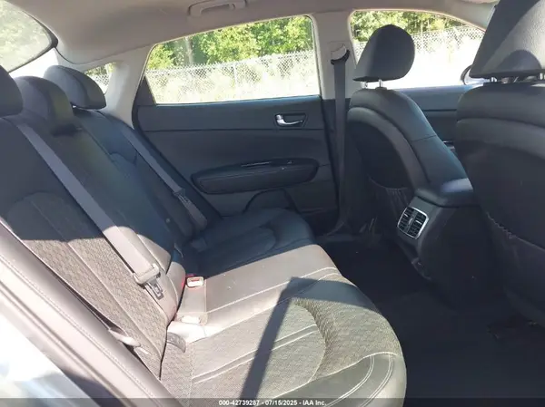 KNAGU4LE9H5013309 2017 KIA OPTIMA - Image 8