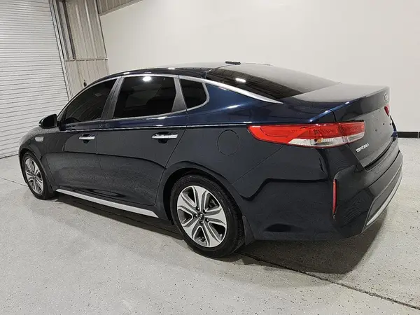 KNAGU4LE9H5013813 2017 KIA OPTIMA - Image 2