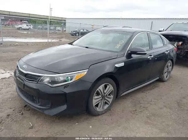 KNAGU4LEXH5010077 2017 KIA OPTIMA - Image 2