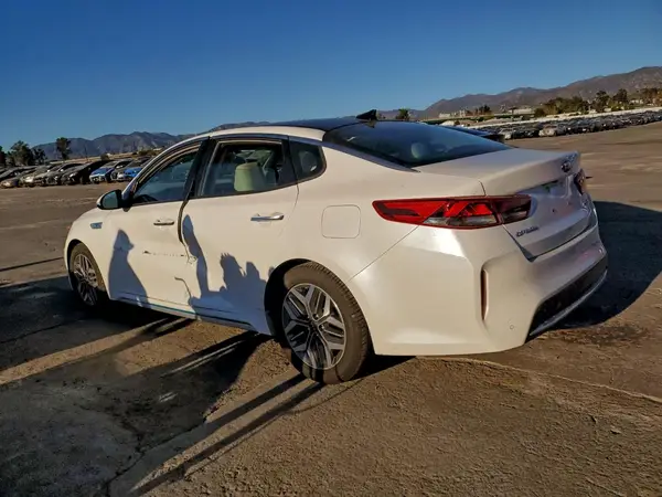 KNAGU4LEXL5044786 2020 KIA OPTIMA - Image 2