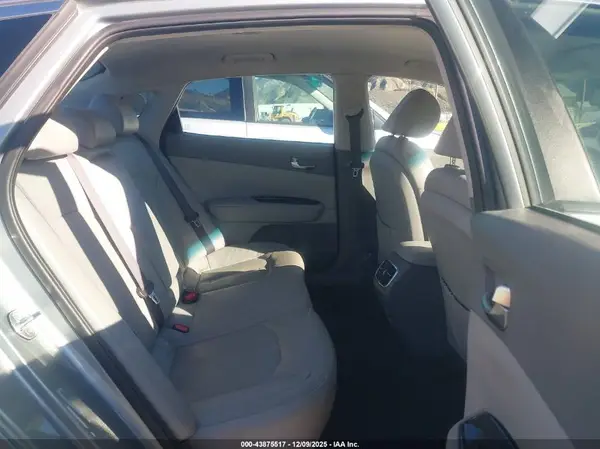 KNAGV4LD0H5013087 2017 KIA OPTIMA - Image 8