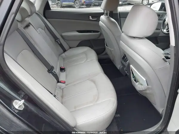 KNAGV4LD1H5015110 2017 KIA OPTIMA - Image 8