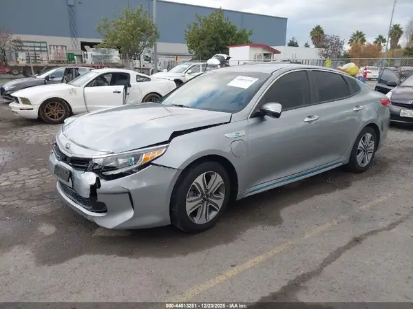 KNAGV4LD1J5025089 2018 KIA OPTIMA - Image 2