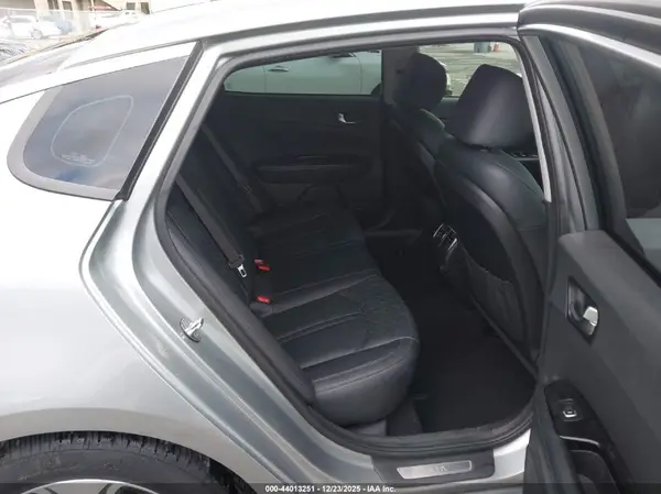 KNAGV4LD1J5025089 2018 KIA OPTIMA - Image 8