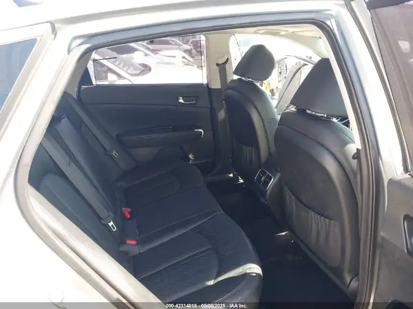 KNAGV4LD2J5022282 2018 KIA OPTIMA - Image 8