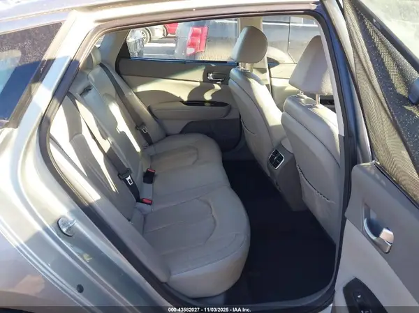 KNAGV4LD4H5009334 2017 KIA OPTIMA - Image 8