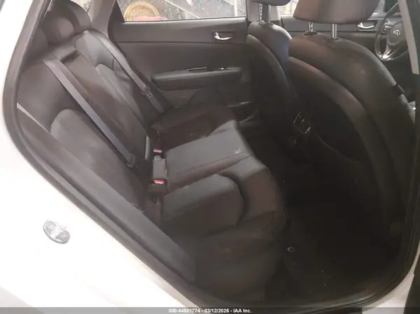 KNAGV4LD4J5025054 2018 KIA OPTIMA - Image 8