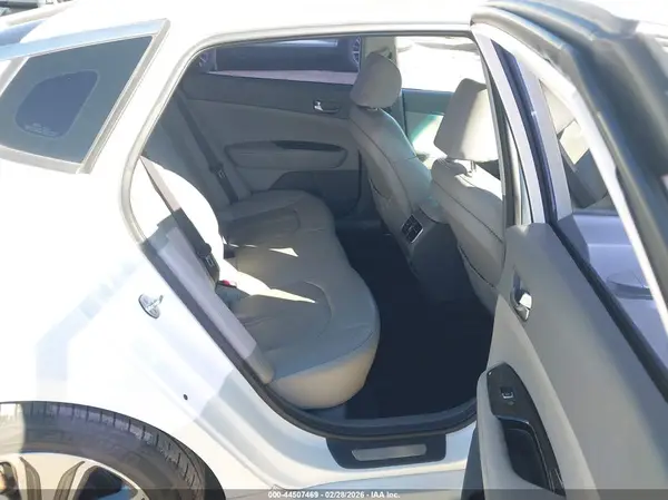 KNAGV4LD5H5013196 2017 KIA OPTIMA - Image 8