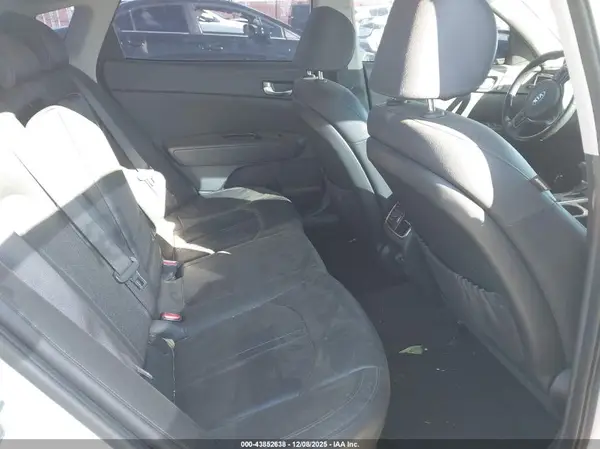 KNAGV4LD6H5017998 2017 KIA OPTIMA - Image 8