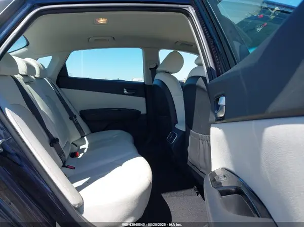 KNAGV4LD7J5025193 2018 KIA OPTIMA - Image 8