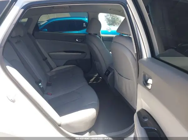 KNAGV4LD9H5013282 2017 KIA OPTIMA - Image 8