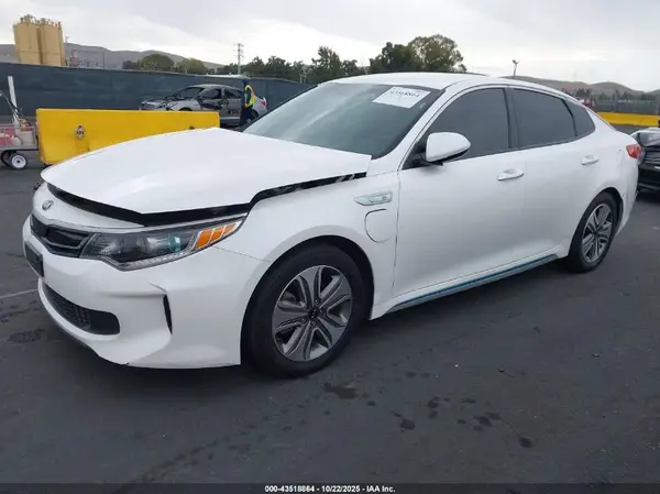 KNAGV4LD9J5021923 2018 KIA OPTIMA - Image 2