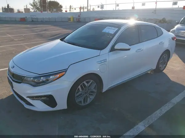 KNAGV4LDXL5037082 2020 KIA OPTIMA - Image 2