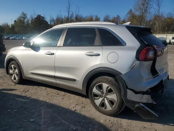 KNDCB3LC0H5037658 2017 KIA NIRO - Image 2
