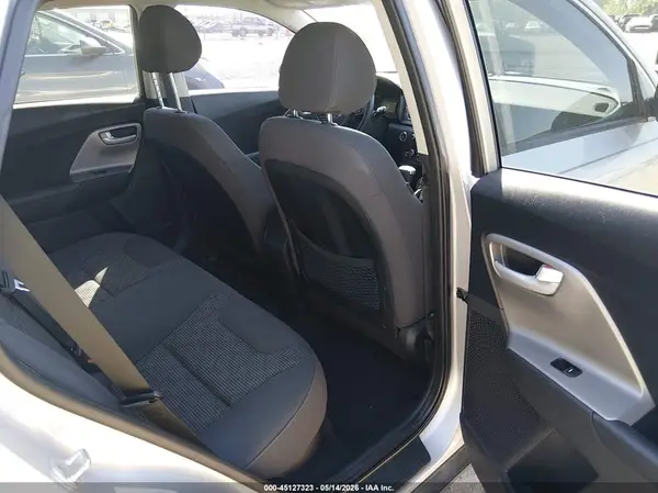 KNDCB3LC0H5039801 2017 KIA NIRO - Image 8