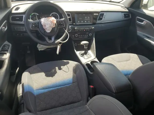 KNDCB3LC0H5040348 2017 KIA NIRO - Image 8