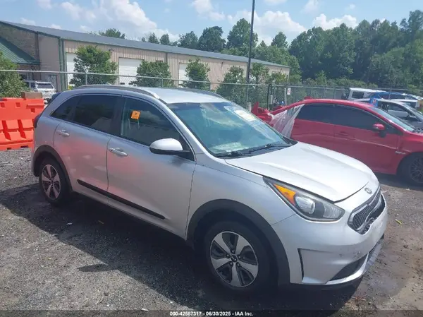 KNDCB3LC0H5040723 2017 KIA NIRO - Image 1