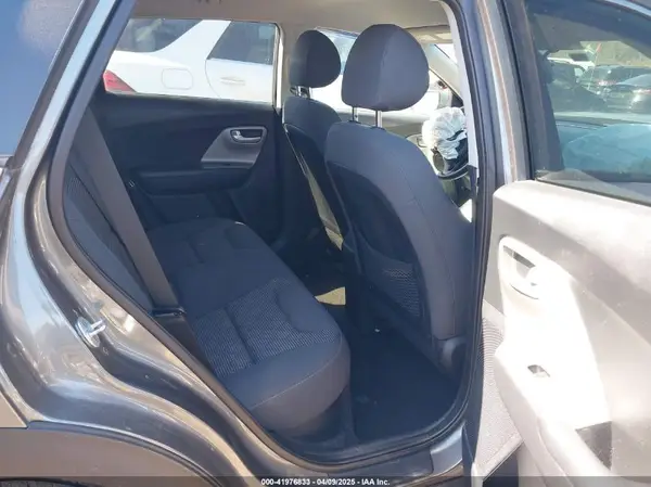 KNDCB3LC0H5041371 2017 KIA NIRO - Image 8