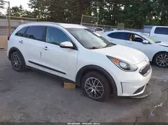 KNDCB3LC0H5047056 2017 KIA NIRO