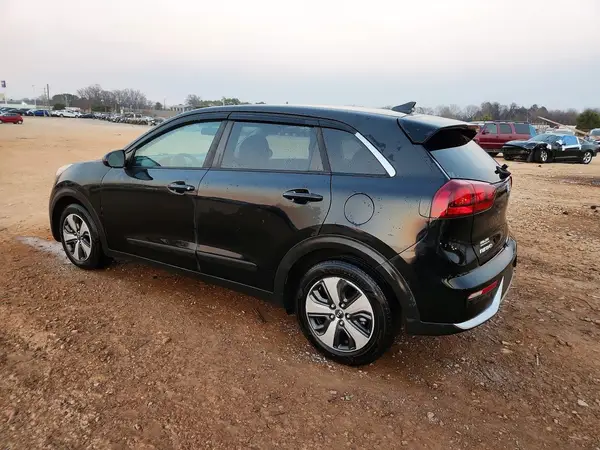 KNDCB3LC0H5048417 2017 KIA NIRO - Image 2
