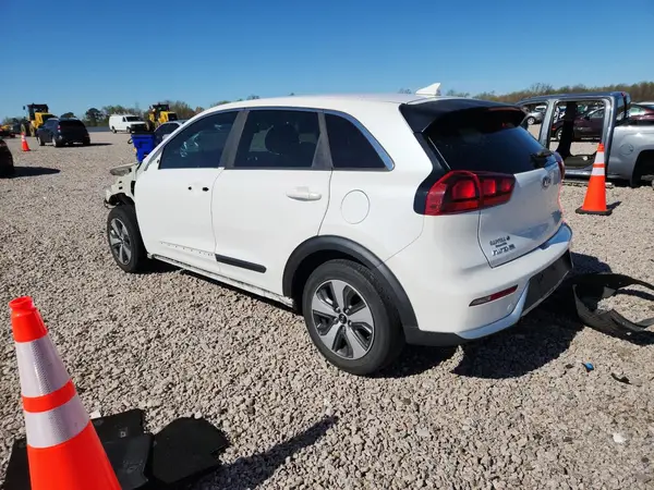 KNDCB3LC0H5048465 2017 KIA NIRO - Image 2