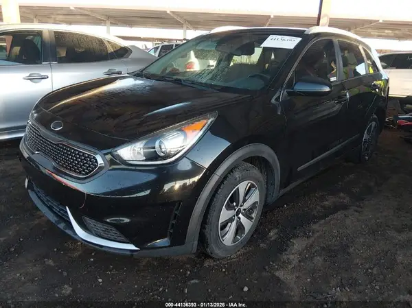 KNDCB3LC0H5051303 2017 KIA NIRO - Image 2