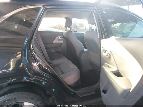 KNDCB3LC0H5051303 2017 KIA NIRO - Image 8