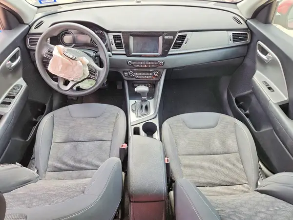 KNDCB3LC0H5052659 2017 KIA NIRO - Image 8