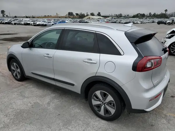 KNDCB3LC0H5052919 2017 KIA NIRO - Image 2