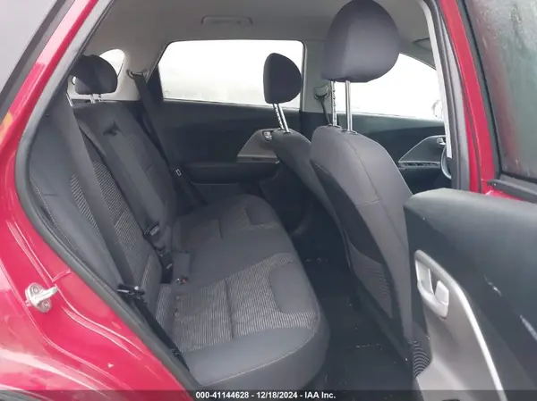 KNDCB3LC0H5052984 2017 KIA NIRO - Image 8