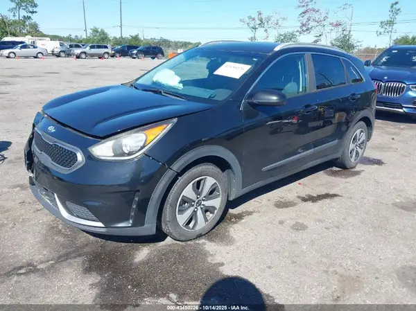 KNDCB3LC0H5054864 2017 KIA NIRO - Image 2