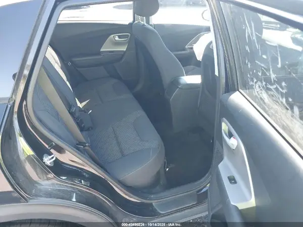 KNDCB3LC0H5054864 2017 KIA NIRO - Image 8