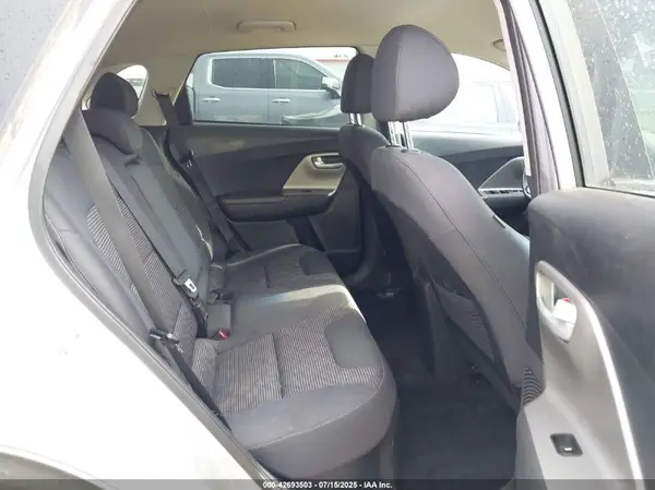 KNDCB3LC0H5056758 2017 KIA NIRO - Image 8
