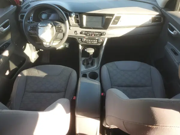 KNDCB3LC0H5059773 2017 KIA NIRO - Image 8