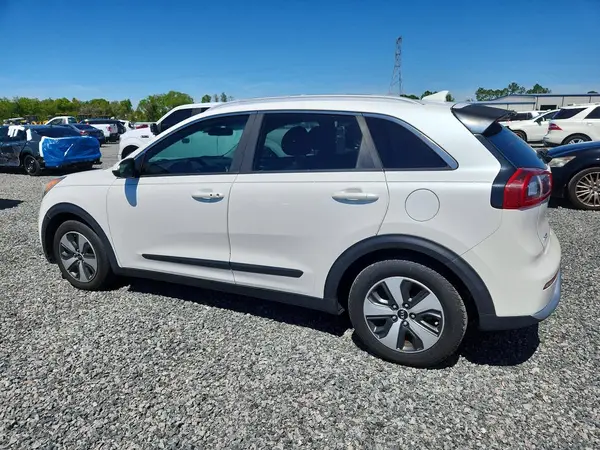 KNDCB3LC0H5059952 2017 KIA NIRO - Image 2