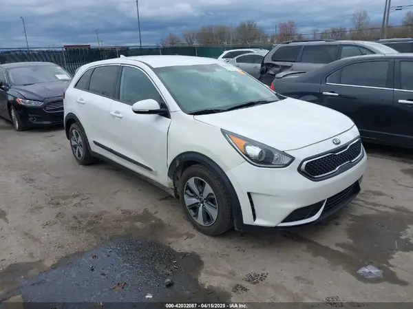 KNDCB3LC0H5060051 2017 KIA NIRO - Image 1