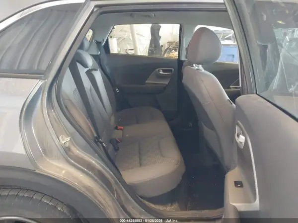 KNDCB3LC0H5062365 2017 KIA NIRO - Image 8