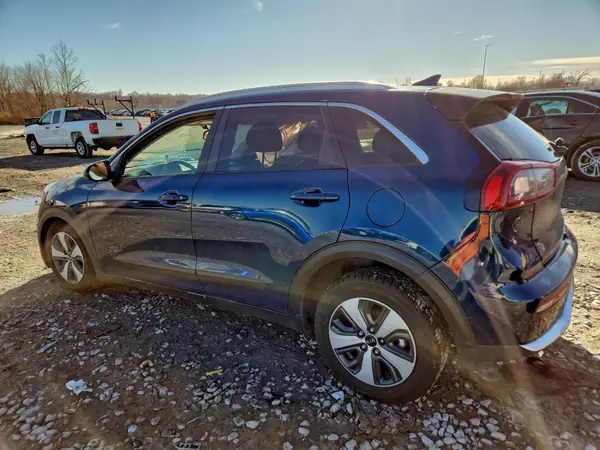 KNDCB3LC0H5063676 2017 KIA NIRO - Image 2