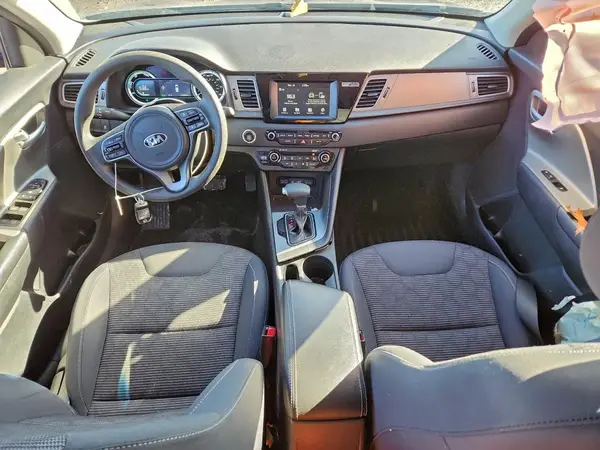 KNDCB3LC0H5063676 2017 KIA NIRO - Image 8
