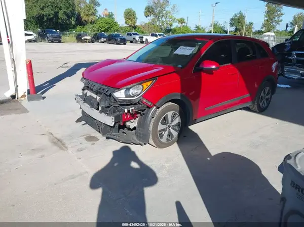 KNDCB3LC0H5064200 2017 KIA NIRO - Image 2
