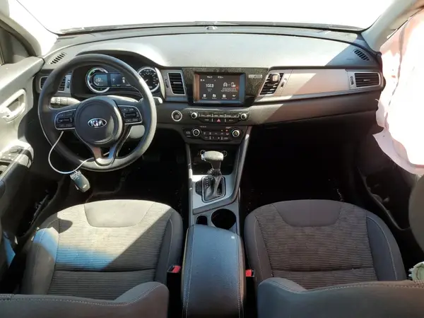 KNDCB3LC0H5066190 2017 KIA NIRO - Image 8
