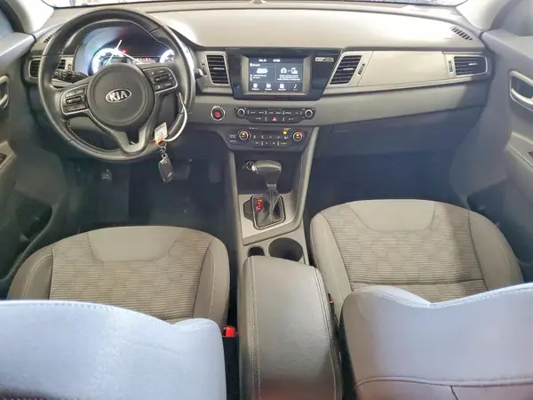 KNDCB3LC0H5074869 2017 KIA NIRO - Image 8
